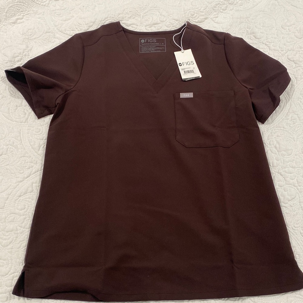 NWT figs espresso Catarina one pocket top